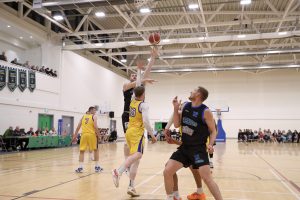 Oisin Kerlin on the mark for Warriors